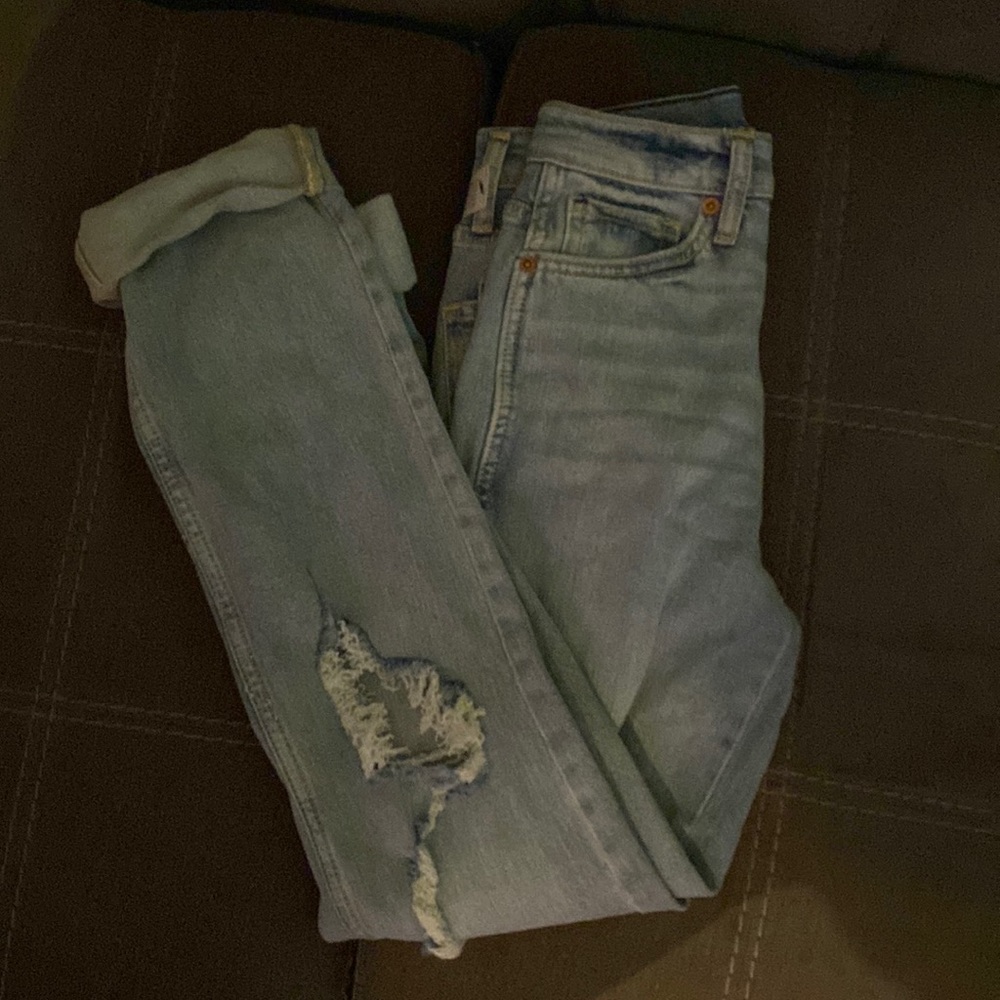 Brand Arizona Jeans Co, high rise 90’s straight jeans, color light blue, size 0.